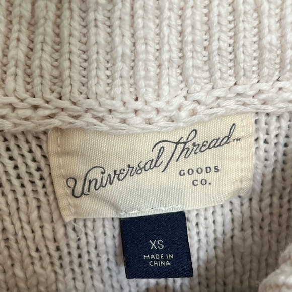 Universal Thread Scalloped Collar Short Sleeve Sweater - Picture 3 of 5